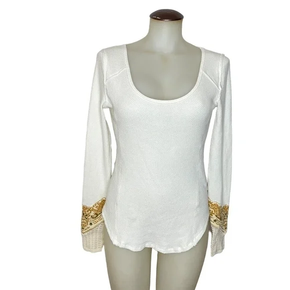 Waffle Knit White Long Sleeve Top With Boho Pattern On Sleeve - Picture 3 of 15